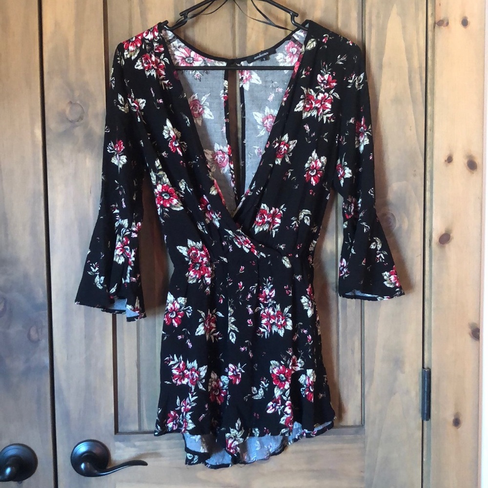 Ambiance Size Small Black Floral Romper